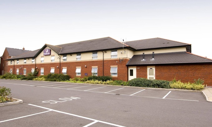 Taunton Hotel | Premier Inn Taunton Central - North