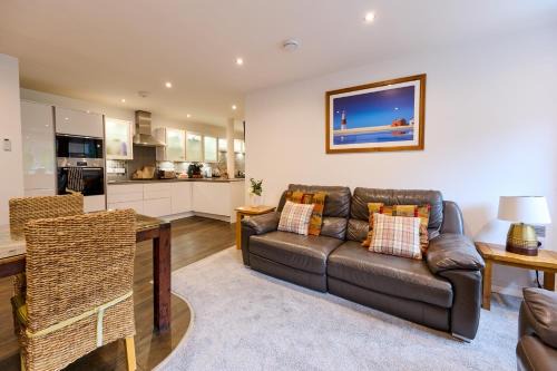 Oban Apartment | Premium 2 Bed Apt 1st floor sleeps 4 adults in Oban town