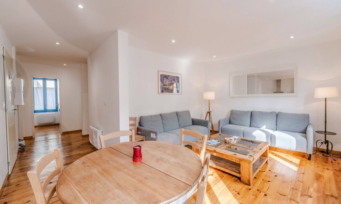 Ax-les-Thermes Apartment | Premium 3-Star Apartment in Ax-les-Thermes - Ski, Thermal Baths, and Nature Nearby