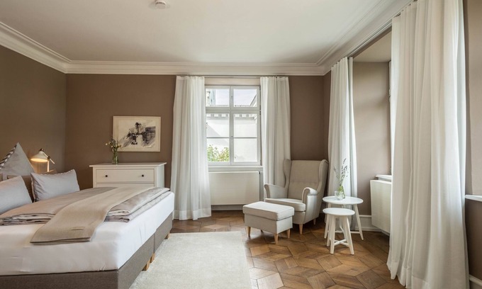 Immenstaad am Bodensee Apartment | Premium Designer Apartment in 'Kirchberg Castle' with Garden