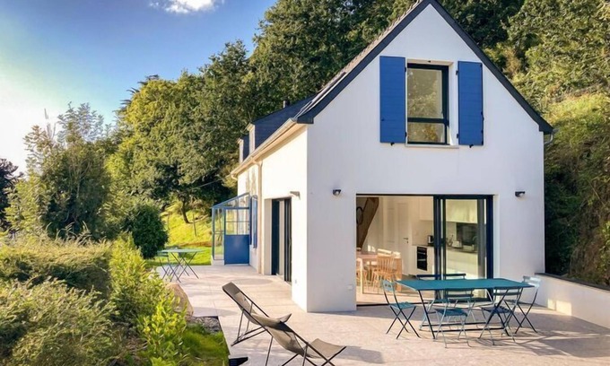 Saint-Jean-du-Doigt House | Premium Holiday home with charging station