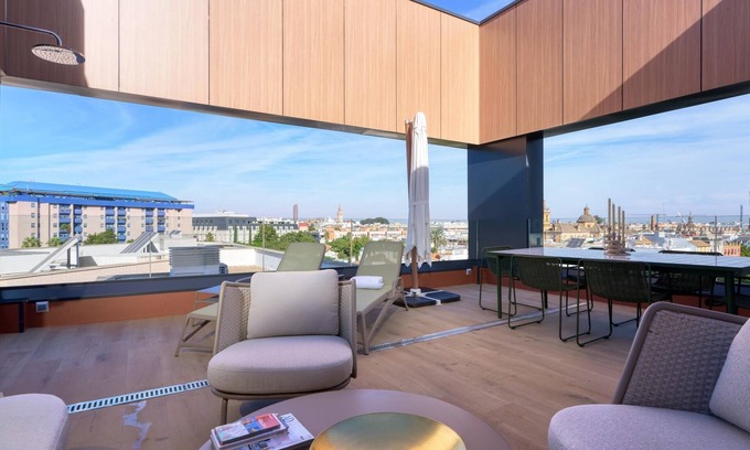 La Buhaira Apartment | Premium Penthouse 3BR, 4BA, Terrace, Parking & Views