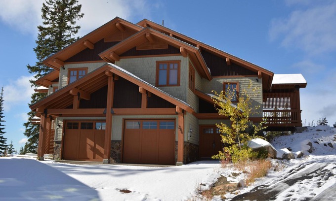 Big White Ski Resort Ski Chalet | Premium ski-in/ski-out 3 bedroom, 2 bath home. Located directly on Woodcutter