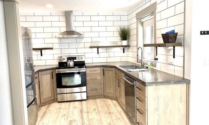 Rexburg Apartment | Presidential Luxury Suite#3 Free dinner & b-fast