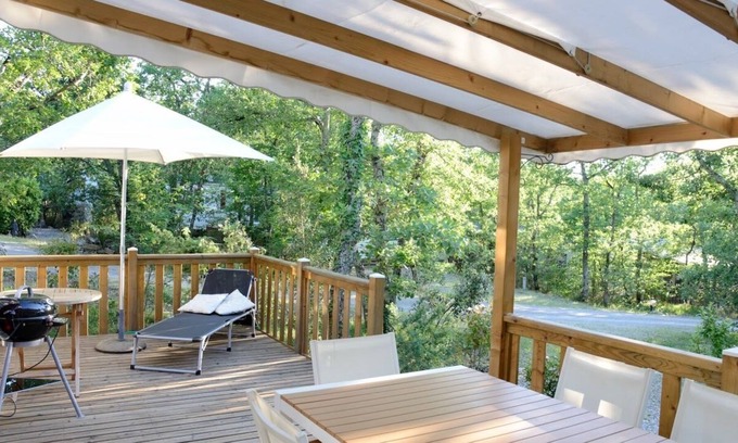 Saint-Privat-de-Champclos Cottage | Prestigious cottage on a nature estate A04
