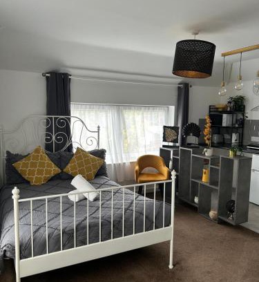 Yeovil Apartment | Preston Room Let