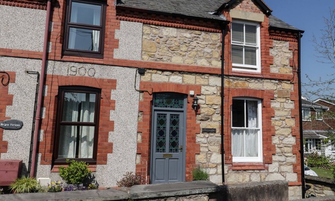 Trevor Cottage | PRESWYLFA, romantic, character holiday cottage in Llangollen