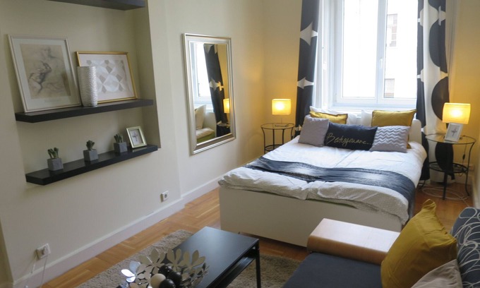 Terezvaros Condo | Pretty central 6 bedroom/3 bathroom