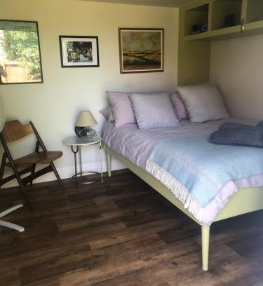 Sheringham House | Pretty self-contained garden room