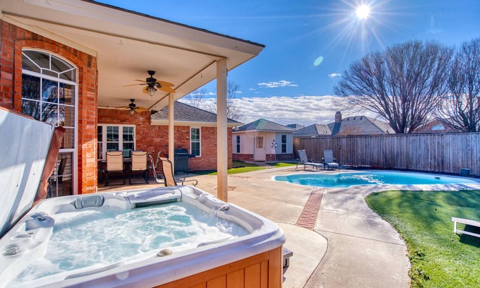 Lubbock House | Prickly Pear - West Texas Themed Relaxation