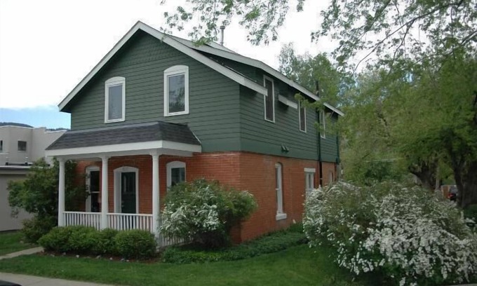 Newlands House | Prime Boulder neighbhorhood 3 Bed 2.5 Bath Available