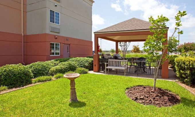 Westchase House | Prime Location! FREE Parking, Pets Allowed, Near Harwin Drive Shopping District!