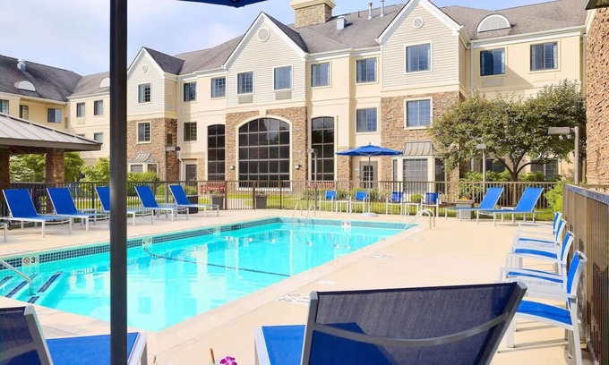 The Galleria Hotel | Prime Location! FREE Parking, Close to Rienzi Mansion and Gardens!