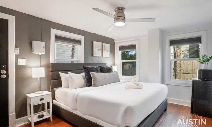 Clarksville House | Prime Location w King Accommodations Near Downtown