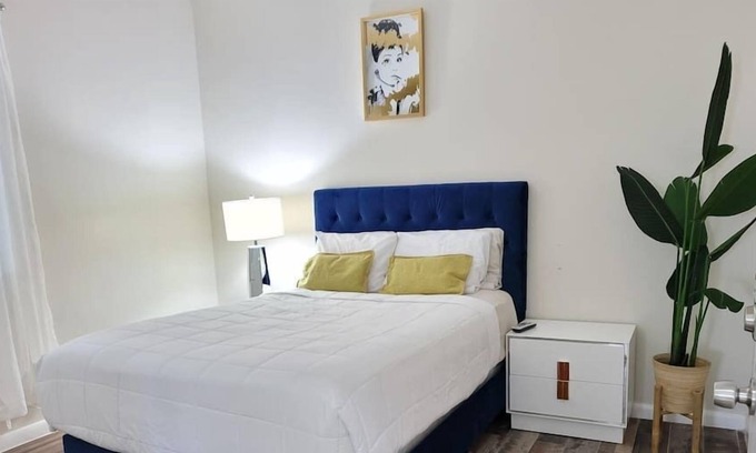 Seybold Villa | Prime Miami Location-Close to Teaching Hospital