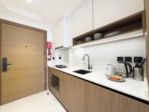 Dubai Apartment | Prime Res 3 -Studio Alfurjan 208