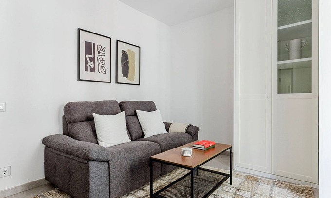 La Sagrada Familia Apartment | Prime Sagrada Familia XBR w/Elevator & Washer, by Blueground