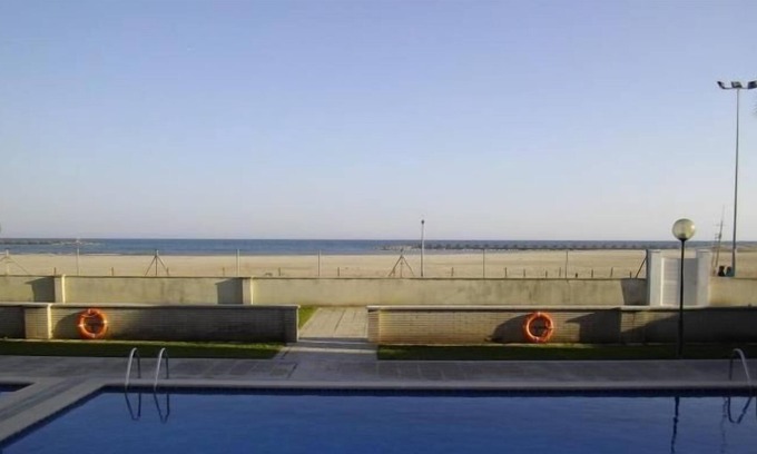 Cunit Apartment | Primera linea de mar, piscinas, wifi, barbacoa