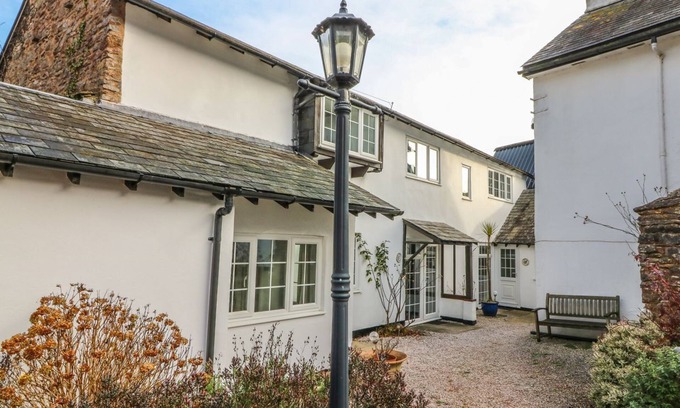 Paignton Cottage | PRIMROSE COTTAGE, pet friendly, character holiday cottage in Marldon