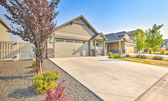 Southwest Ada County Alliance House | Prismatic Boise Retreat with Fenced Backyard!