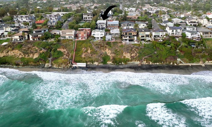 Leucadia Apartment | Pristine Beach Apt Private Deck and King Suite