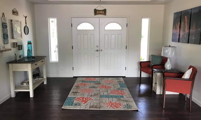 Keaau House | Private 3BR Air-conditioned Home, close to Hilo, Waterfalls Ocean, Volcano