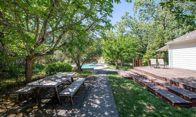 Santa Rosa House | Private 8 Acre Ranch in Sonoma Valley with Pool