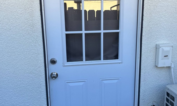 Indio House | Private and cozy fully furnished 1 bed 1bath, with full kitchen