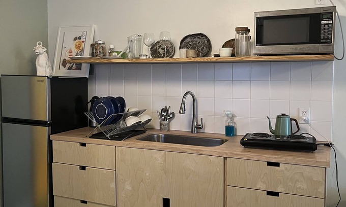 Elysian Heights Apartment | Private and Cozy Getaway/Studio