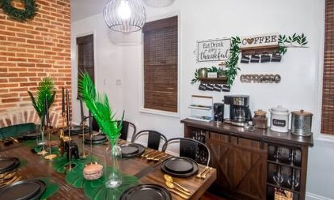 Downtown Baltimore House | Private Bali Inspired,On-suite, Wetbar, CityViews