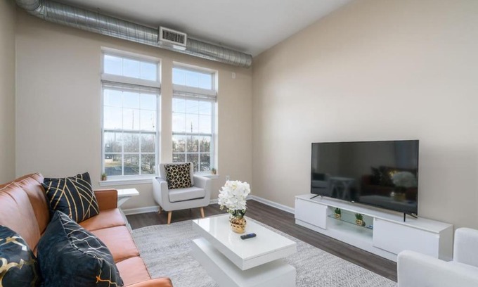 Downtown Indianapolis Apartment | Private Bedroom Downtown INDY - Shared