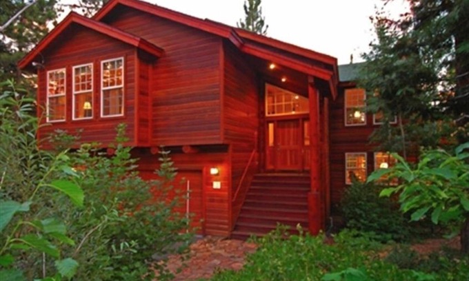 Kings Beach House | Private, Bright & Spacious, Hot Tub, Pool Table, Sleeps 10, 5 miles to Northstar