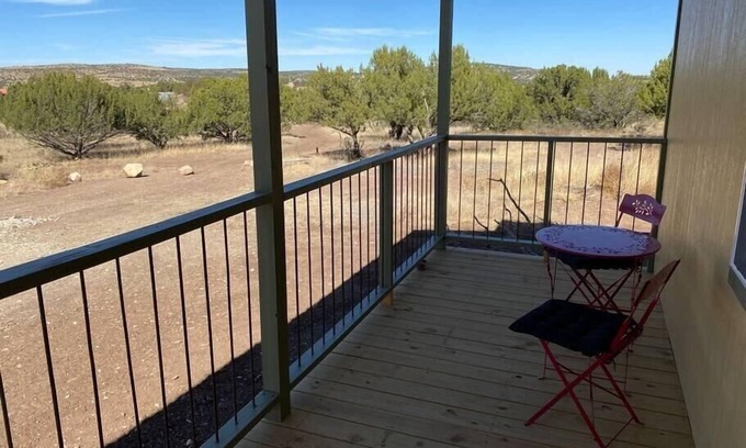 Alpine Cabin | *Private 'Cabin In the Woods' - Sleeps 4 w/PORCH