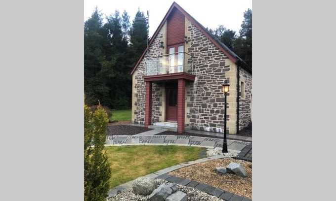 Blair Drummond Apartment | Private Coach house in gated residence