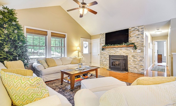 Conway House | Private Community Beach: Family Conway Retreat!