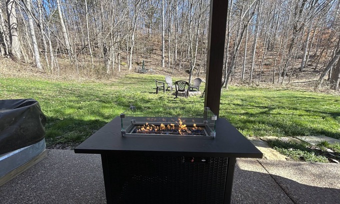 Cookeville Cottage | Private cottage: fire pit, stock tank, wi-fi, by Cummins Falls, TnTech, no pets