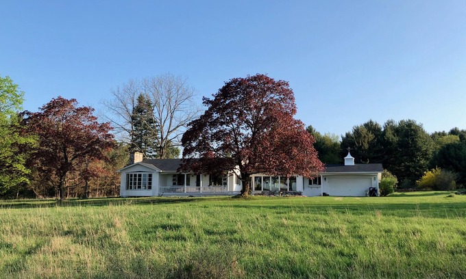 Harbor Springs Cottage | Private countryside home overlooking Lake Michigan