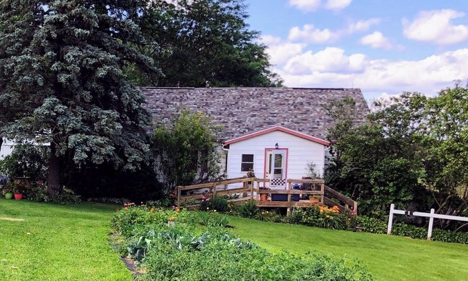 Viroqua Other | Private, Cozy, Driftless 2BR Farmhouse on 80 acres, 2 miles from Viroqua, WI
