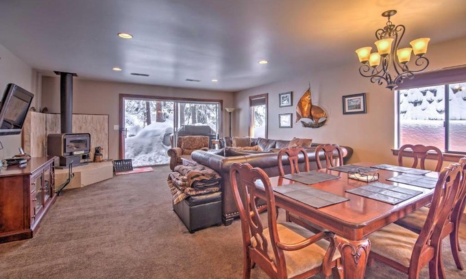 Incline Village House | Private Deck and Community Pool Incline Village Gem