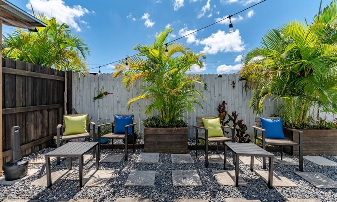 St. Petersburg - Clearwater Apartment | Private Deck Pet Friendly Spacious Courtyard