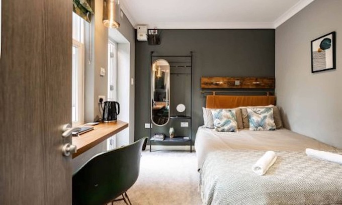 Norwich Apartment | Private Ensuite Annex | Walk to Norwich Station | Long Stays Welcome