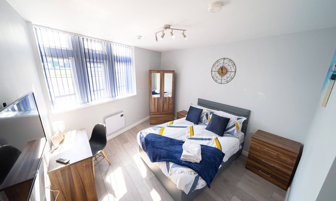 St Helens House | Private Ensuite Room Shared Kitchen St Helen A3