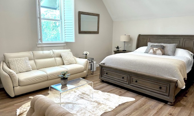 Madisonville Apartment | Private & FULLY FURNISHED 1BD-1BA Studio Apartment in Tranquil Madisonville, LA