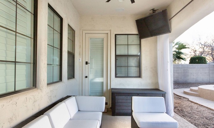 Goodyear House | Private Gated 5bdrm/6bath HEATED Pool & Spa, Gym, Pool Table, Basketball Court