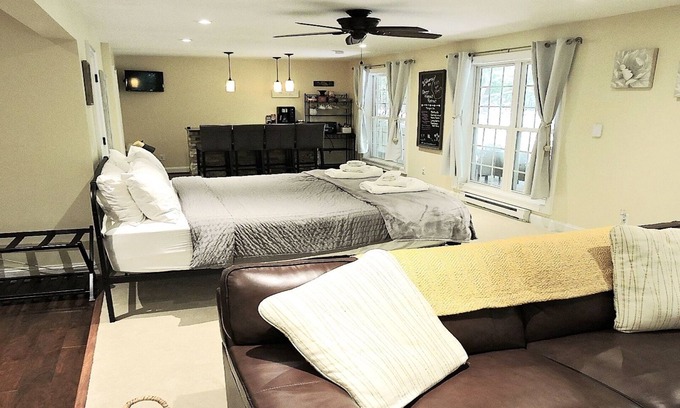 Palmyra Apartment | Private Guest Suite by Wineries/Orchards/Cville
