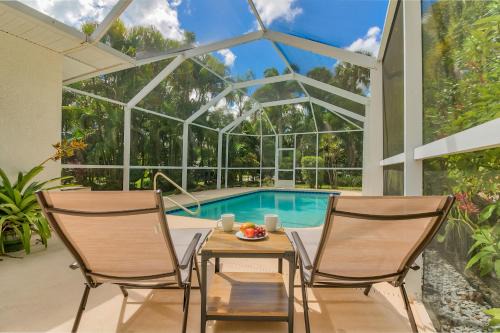 Vero Beach South House | Private Heated Pool & Beach House, 3 King Beds, TVs in all rooms, BBQ, Screened in Pool, 15 min to Beach, Private Neighborhood, 1000mbps WiFi