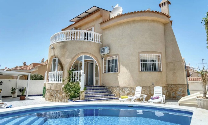 Quesada Villa | Private Holiday Villa Rental with Private Pool