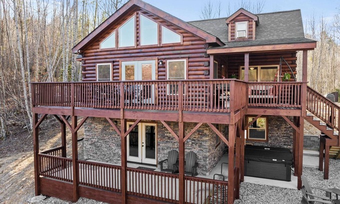Elk Park Cabin | Private lakefront cabin with mountain views/hot tub/firepit/game room/hiking/etc