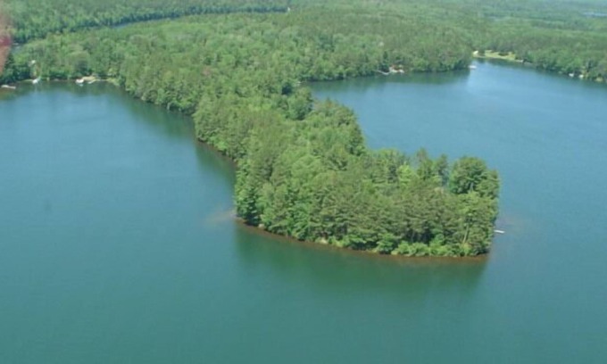 Remer House | Private Lakefront home on Peninsula of Pristine Big Bass Lake