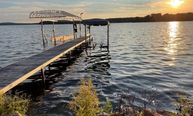 Grawn House | Private Lakehouse Retreat - The Getaway at Duck Lake